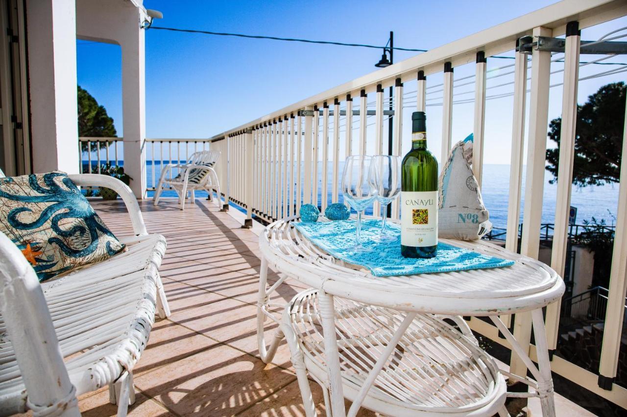 Terrazza Lungomare, E Sei In Spiaggia... Cala Gonone Exterior foto
