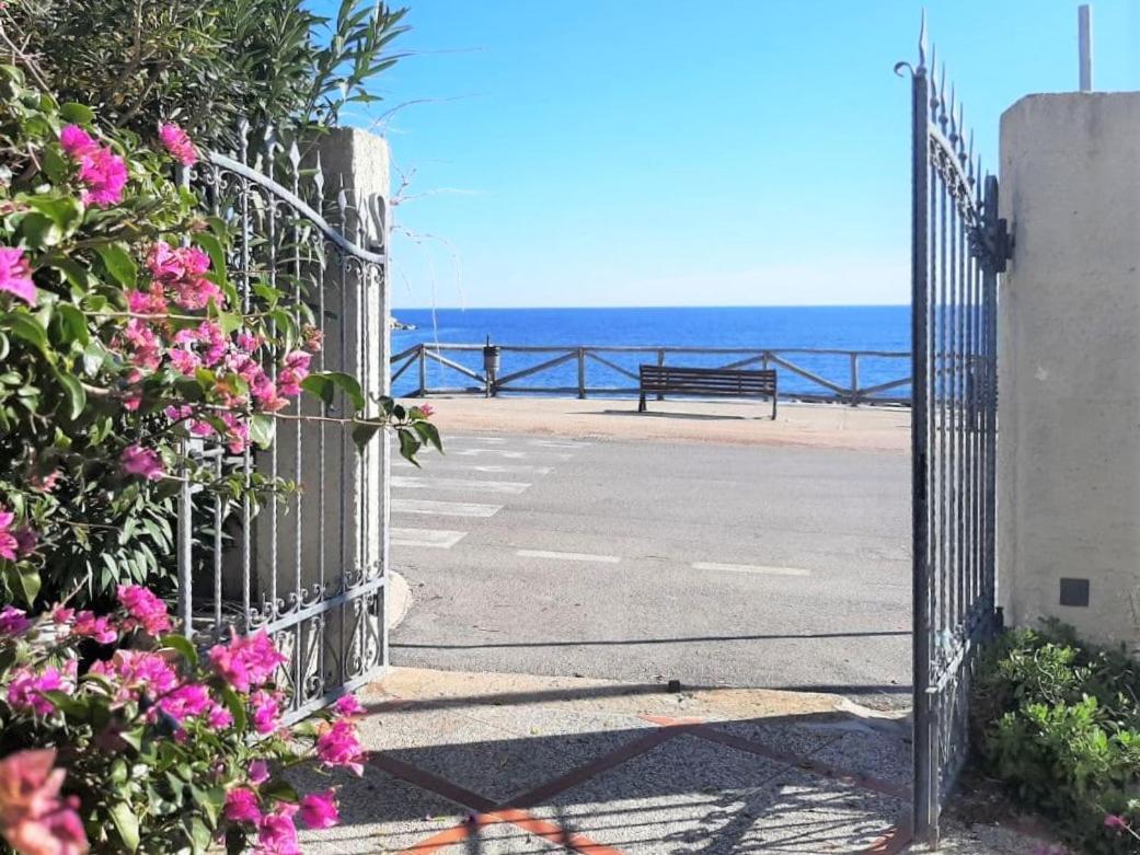Terrazza Lungomare, E Sei In Spiaggia... Cala Gonone Exterior foto